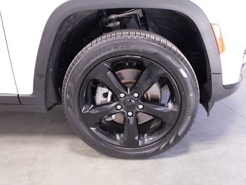 Used 2023 Jeep Grand Cherokee L Limited w/ Black Appearance Package image 11