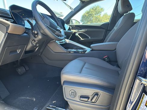 Used 2025 Audi Q5 Premium w/ Convenience Package AWD/4WD image 9