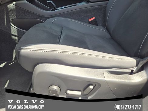 Used 2023 Volvo XC40 Recharge Ultimate AWD/4WD image 18