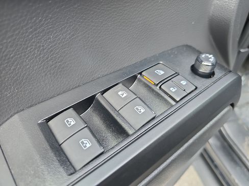 Used 2023 Toyota Tacoma SR image 17