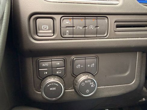 Used 2024 Chevrolet Tahoe LT AWD/4WD image 45