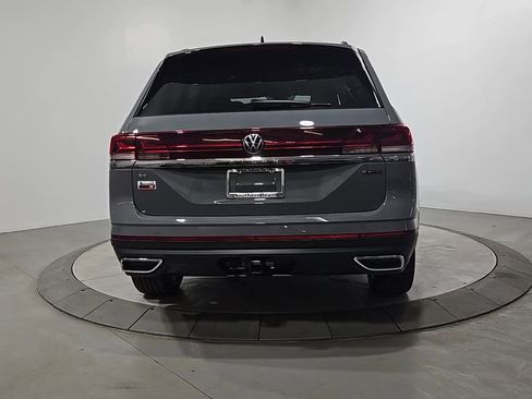 New 2026 Volkswagen Atlas SE image 4