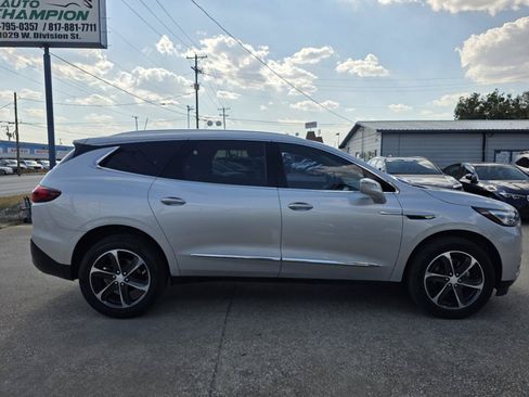 Used 2020 Buick Enclave Essence w/ Sport Touring Edition FWD image 27