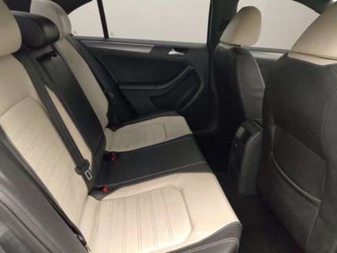 Used 2016 Volkswagen Jetta Sport w/ Lighting Package FWD image 19