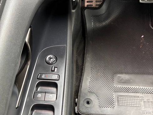 Used 2025 Hyundai Elantra SEL FWD image 26