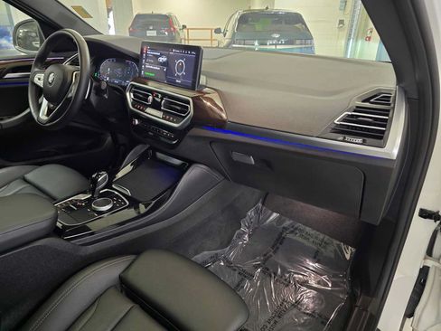 Used 2025 BMW X4 xDrive30i AWD/4WD image 10