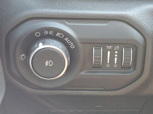 Used 2018 Jeep Wrangler Unlimited Sport S AWD/4WD image 9