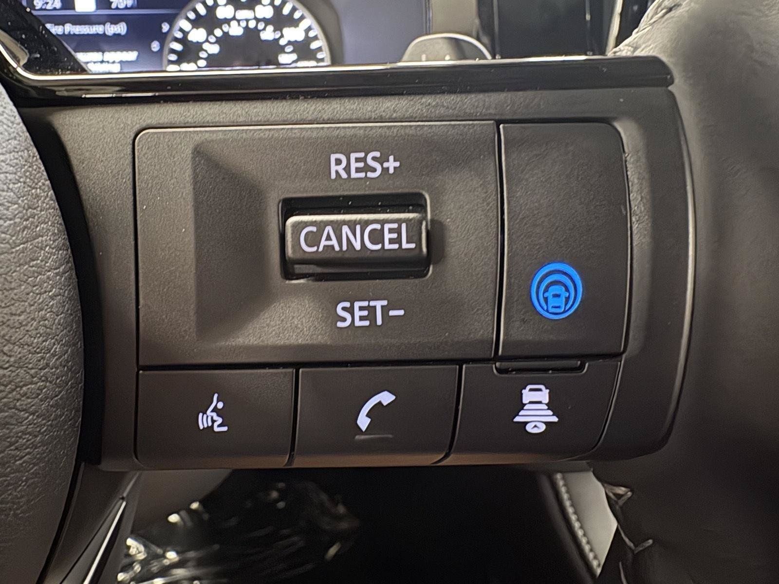 Used 2025 Nissan Pathfinder SL w/ SL Premium Package AWD/4WD image 28