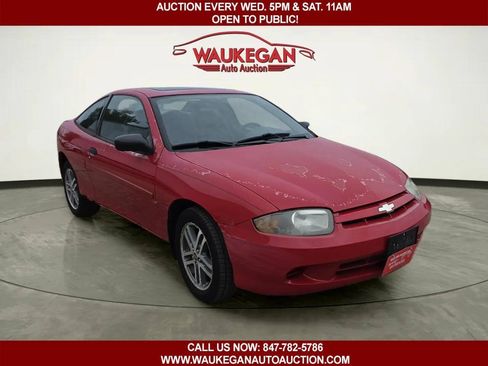 Used 2005 Chevrolet Cavalier Coupe w/ Sport Appearance Package FWD image 3