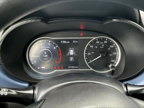 Used 2023 Nissan Versa SV FWD image 17