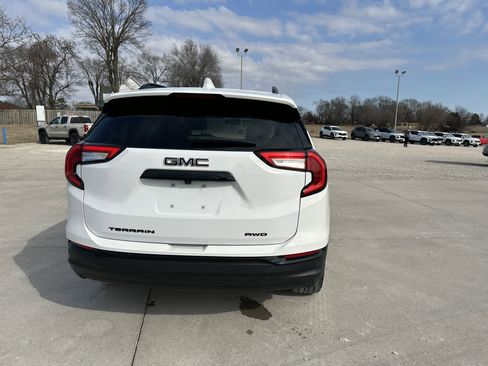 Certified 2022 GMC Terrain SLT w/ Elevation Edition image 2