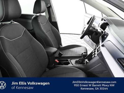 Certified 2023 Volkswagen Taos SE w/ Panoramic Sunroof Package image 14