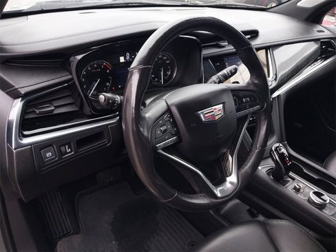 Used 2021 Cadillac XT6 Premium Luxury image 15