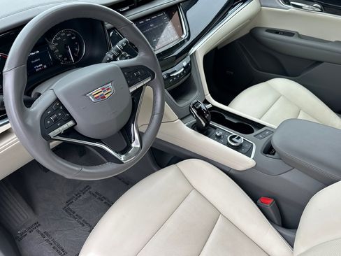 Certified 2025 Cadillac XT6 Premium Luxury image 10