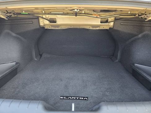 Certified 2025 Hyundai Elantra Hybrid FWD image 20