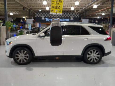 Used 2024 Mercedes-Benz GLE 350 4MATIC image 4