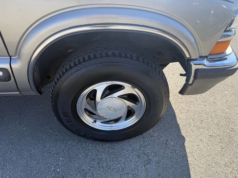 Used 2000 Chevrolet Blazer LT w/ LT Preferred Equipment Group image 14