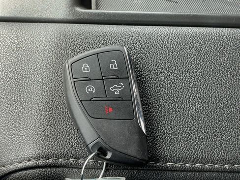 Used 2025 GMC Sierra 1500 SLT image 30