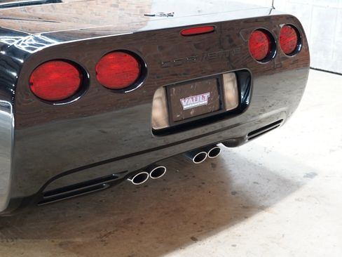 Used 2004 Chevrolet Corvette Convertible w/ Preferred Equipment Group image 14