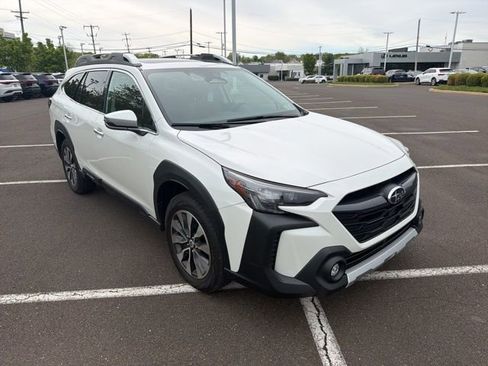 Used 2025 Subaru Outback Touring XT AWD/4WD image 3