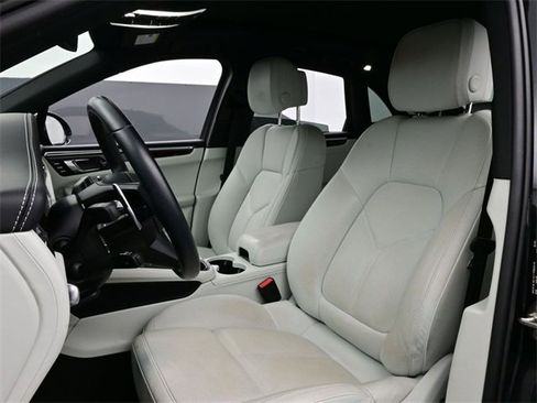 Certified 2023 Porsche Macan w/ Premium Package Plus image 5