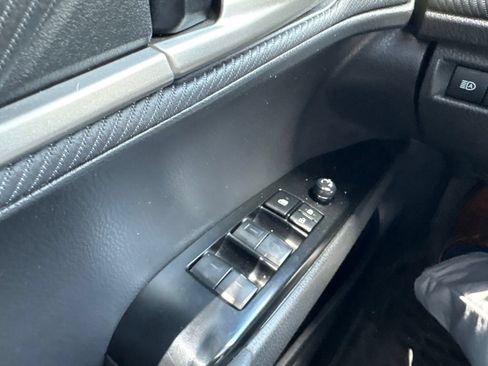 Used 2025 Toyota Camry SE FWD image 14