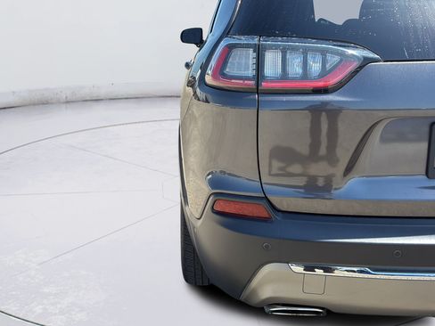 Used 2019 Jeep Cherokee Limited FWD image 39