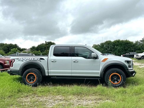 Used 2017 Ford F150 Raptor w/ Equipment Group 802A Luxury AWD/4WD image 5