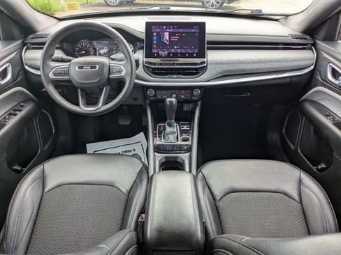 Used 2024 Jeep Compass Latitude AWD/4WD image 15