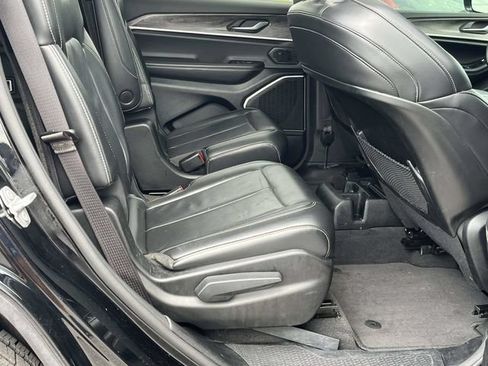 Used 2021 Jeep Grand Cherokee L Limited AWD/4WD image 24