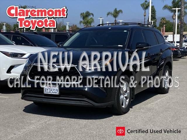 Certified 2021 Toyota Highlander L FWD image 1