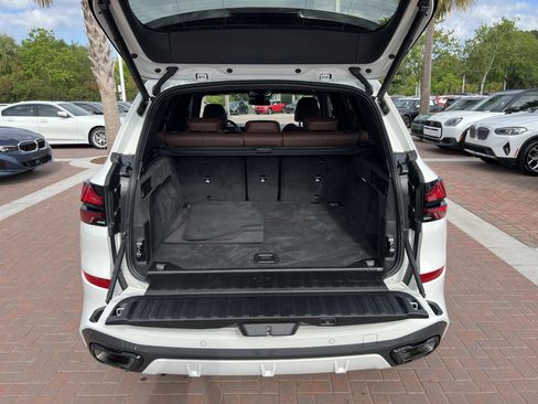 Used 2025 BMW X5 sDrive40i w/ M Sport Package RWD image 32