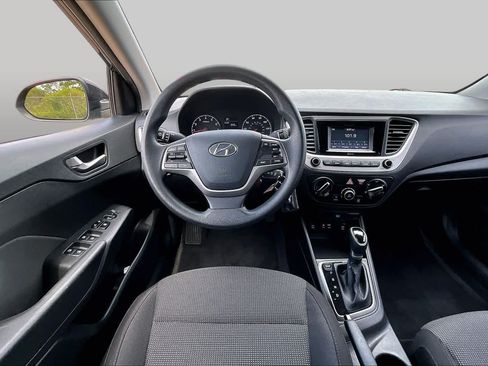 Used 2021 Hyundai Accent SE FWD image 6