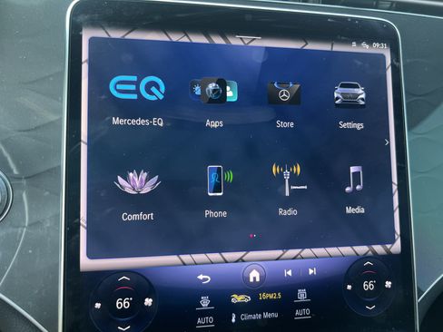 Certified 2023 Mercedes-Benz EQS 450+ SUV image 29