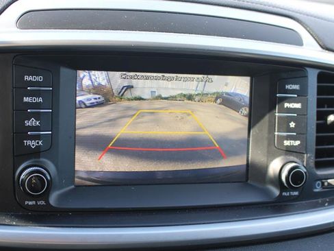 Used 2019 Kia Sorento L image 19