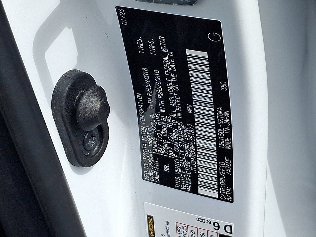 Used 2023 Lexus GX 460 w/ Black Line Special Edition AWD/4WD image 29