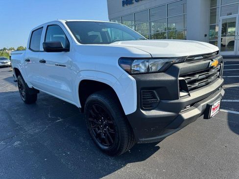 Used 2026 Chevrolet Colorado W/T w/ WT Custom Package RWD image 2
