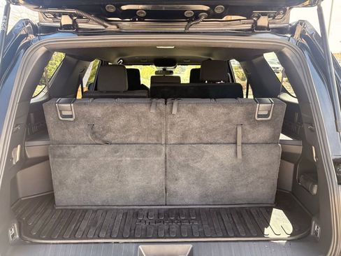 Used 2025 Toyota 4Runner SR5 AWD/4WD image 31