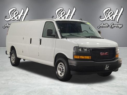 Used 2024 GMC Savana 3500 Extended RWD image 2