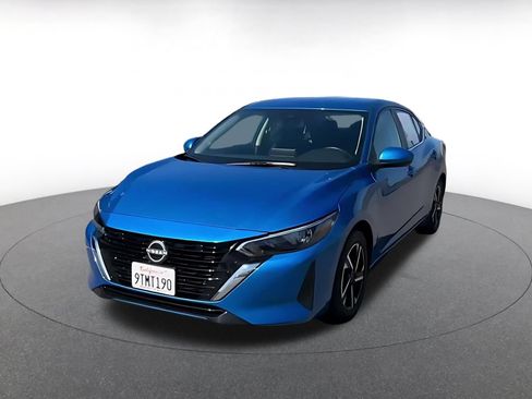 Used 2025 Nissan Sentra SV FWD image 7