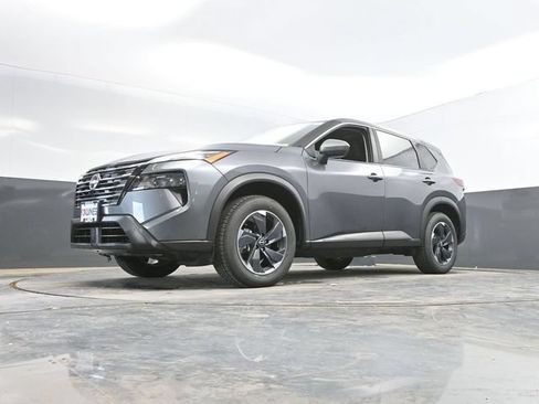 Used 2025 Nissan Rogue SV AWD/4WD image 49