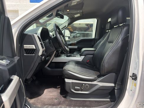 Used 2017 Ford F150 Lariat w/ Equipment Group 502A Luxury AWD/4WD image 10