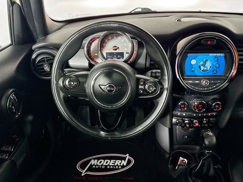 Used 2019 MINI Cooper 4-Door Hardtop image 19