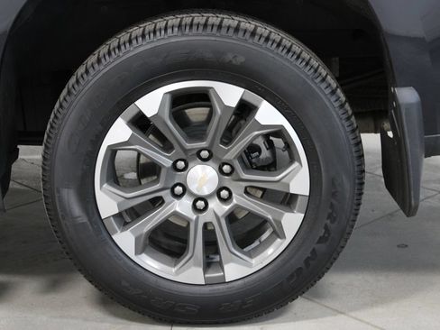 Used 2023 Chevrolet Silverado 1500 High Country w/ Technology Package AWD/4WD image 18