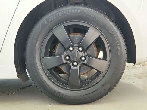 Used 2015 Chevrolet Cruze LT image 30