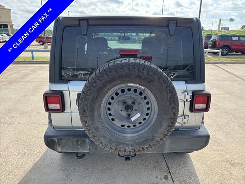 Used 2023 Jeep Wrangler Sport image 7