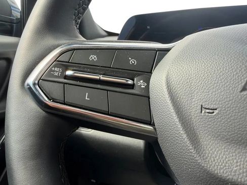 Used 2025 Chevrolet Equinox LT w/ Midnight Edition AWD/4WD image 16