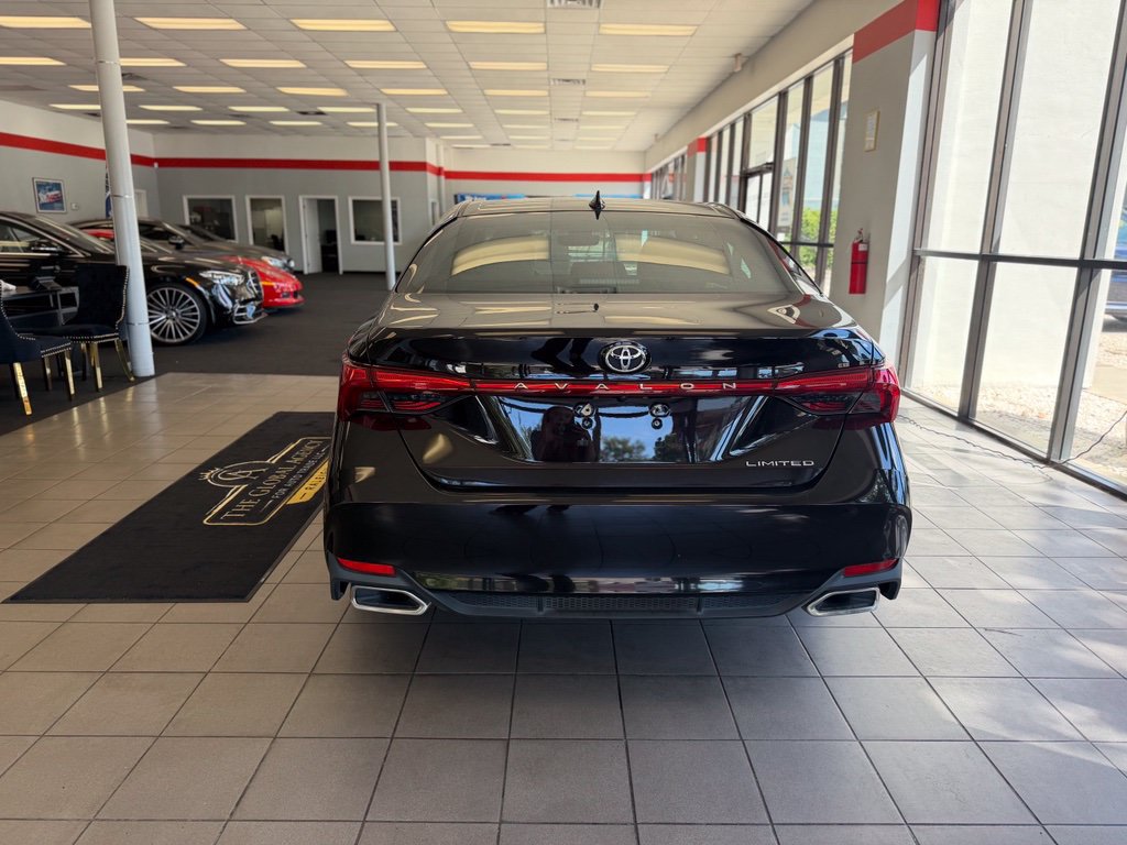 Used 2019 Toyota Avalon Limited FWD image 5