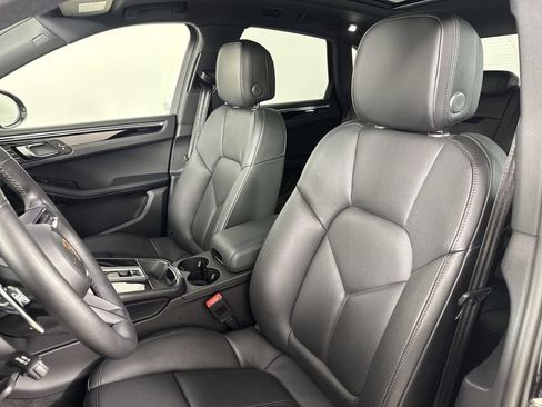 Certified 2024 Porsche Macan S AWD/4WD image 5