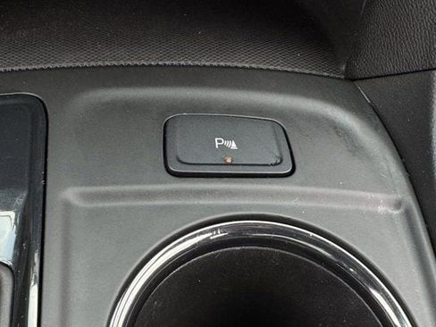 Used 2024 Chevrolet Equinox RS FWD image 21